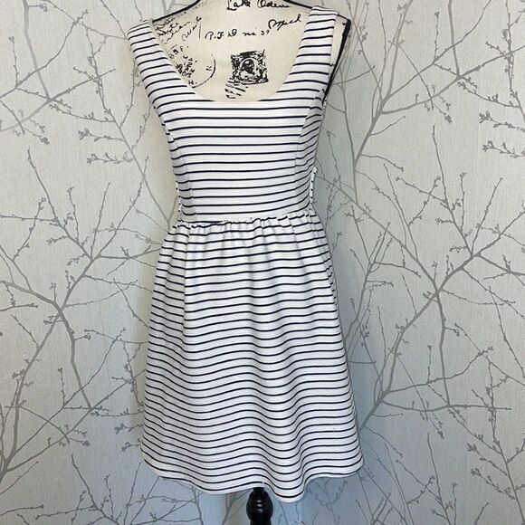 LC Lauren Conrad Dresses & Skirts - LC Lauren Conrad Navy & White Striped Open Back Dress, Size Small